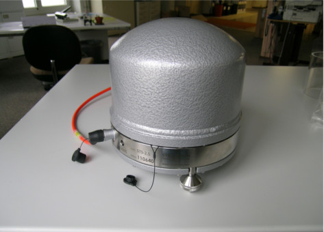 Seismometer Photo 1wb